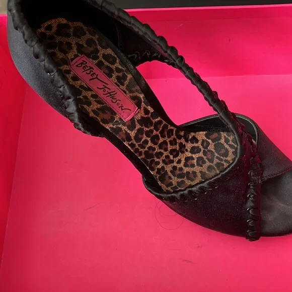 ✨Reduced BETSEY JOHNSON heels - sexy black satiny fabric and looked black ribbon - Picture 4 of 11